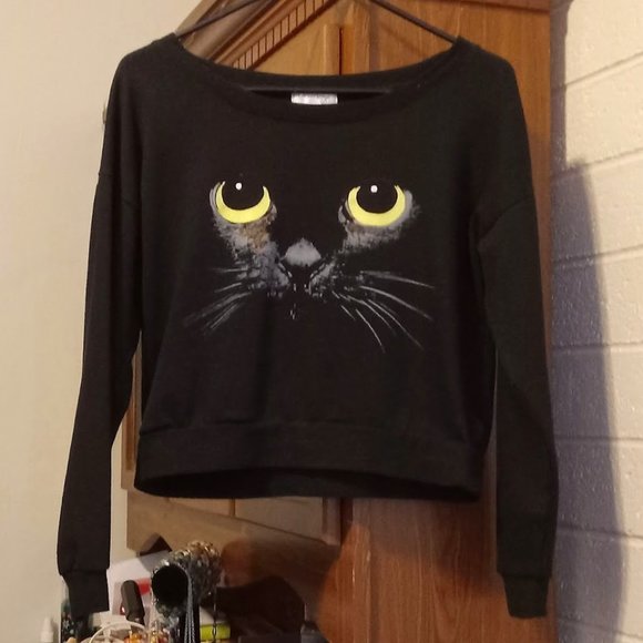 Black Cat Cropped Sweater - Picture 1 of 5